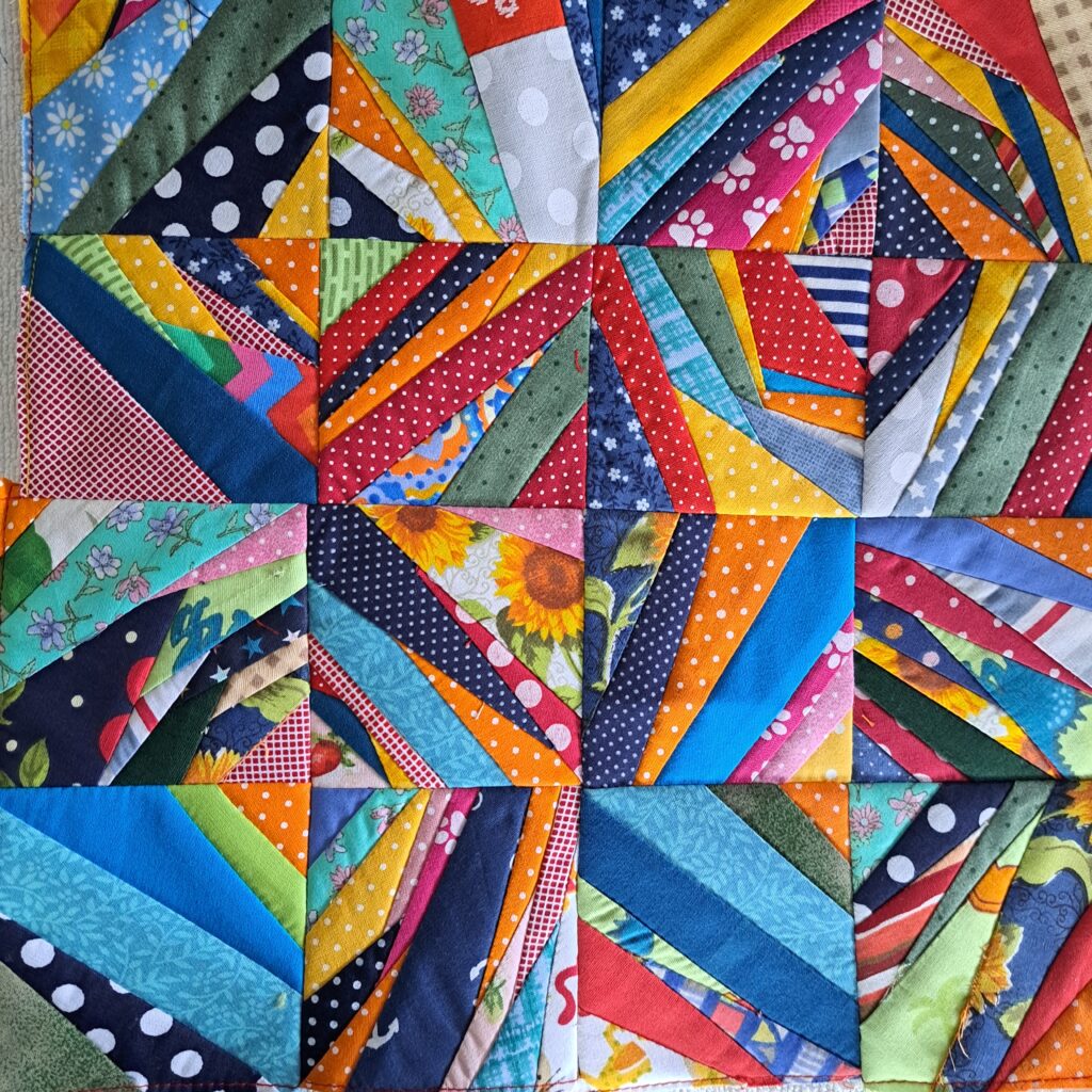 bloco de patchwork feito com pequenos retalhos