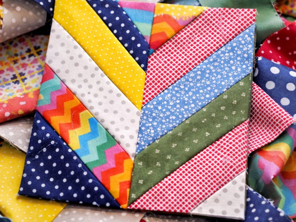 Patchwork Espinha de Peixe: Como fazer e aproveitar tiras de retalhos (Passo a Passo)