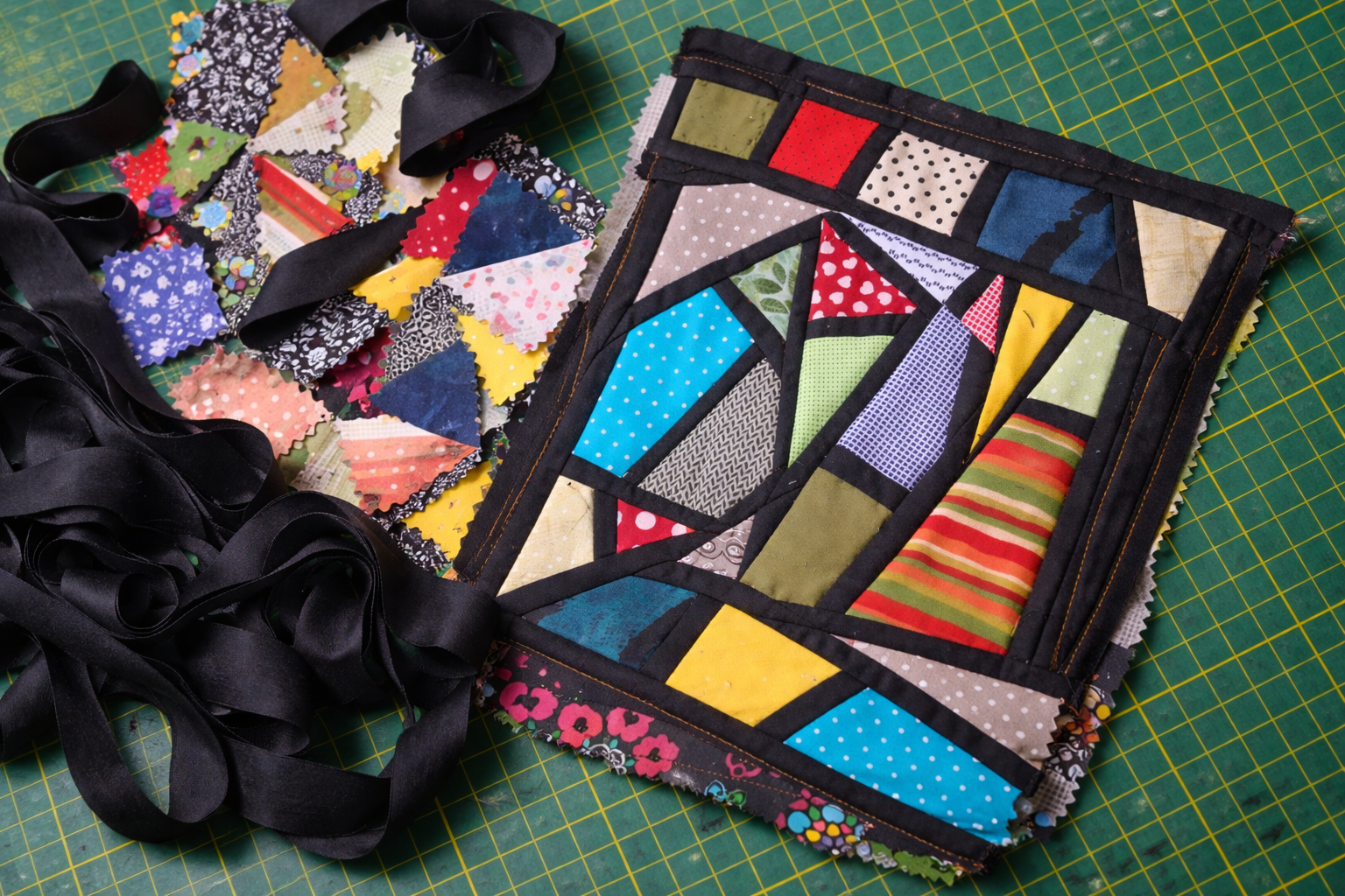 Patchwork Mosaico com Micro Retalhos: Como Criar Tecidos Exclusivos Passo a Passo